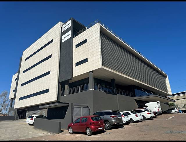 1,083M² OFFICE TO LET IN SANDTON CENTRAL